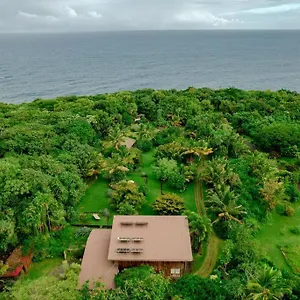Oceanside Glass On Three Gorgeous Acres! Villa