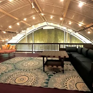 Off-grid Getaway With Ocean Views In Paradise Homestay
