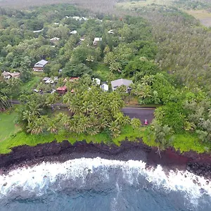 Whale House At Kehena Holiday home